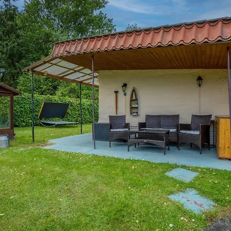 Kleines-ferienhaus-nur-5-auto-min-von-binz Lubkow