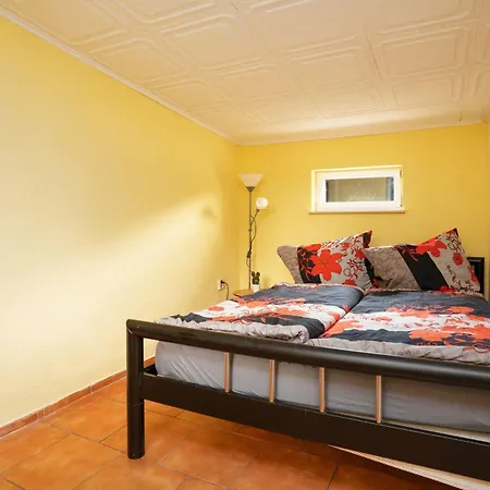 別荘 Kleines-ferienhaus-nur-5-auto-min-von-binz Lubkow